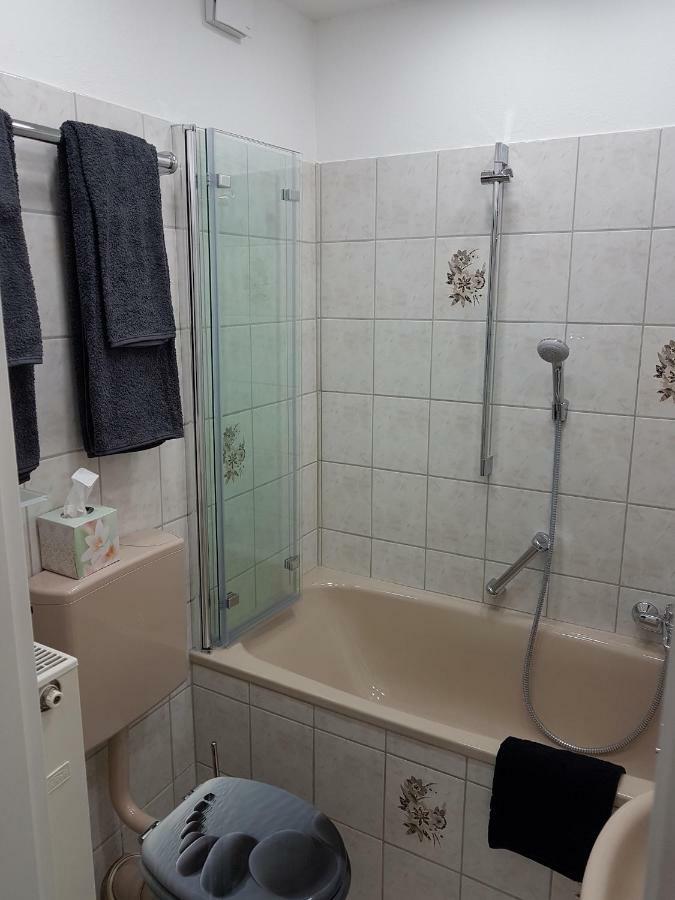 Apartment Alt-Refrath แบร์กิชกลัดบัค ภายนอก รูปภาพ