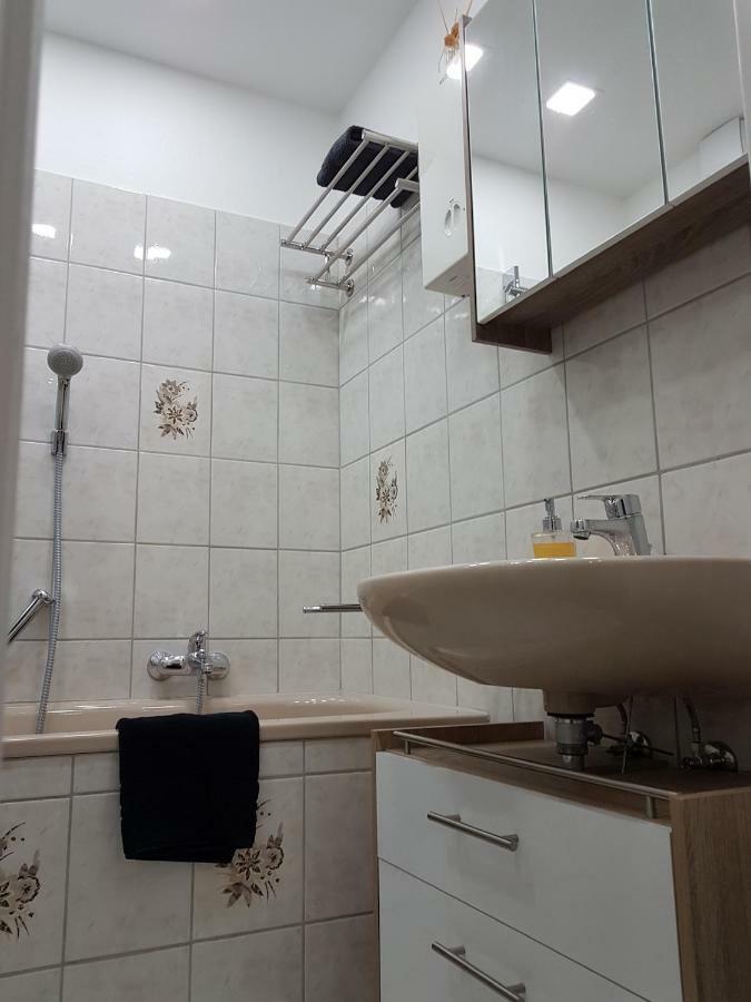 Apartment Alt-Refrath แบร์กิชกลัดบัค ภายนอก รูปภาพ